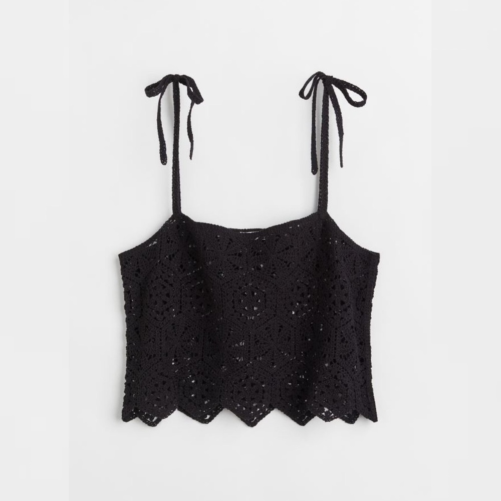 NWT H&M Crochet Crop Top Size Small Black
